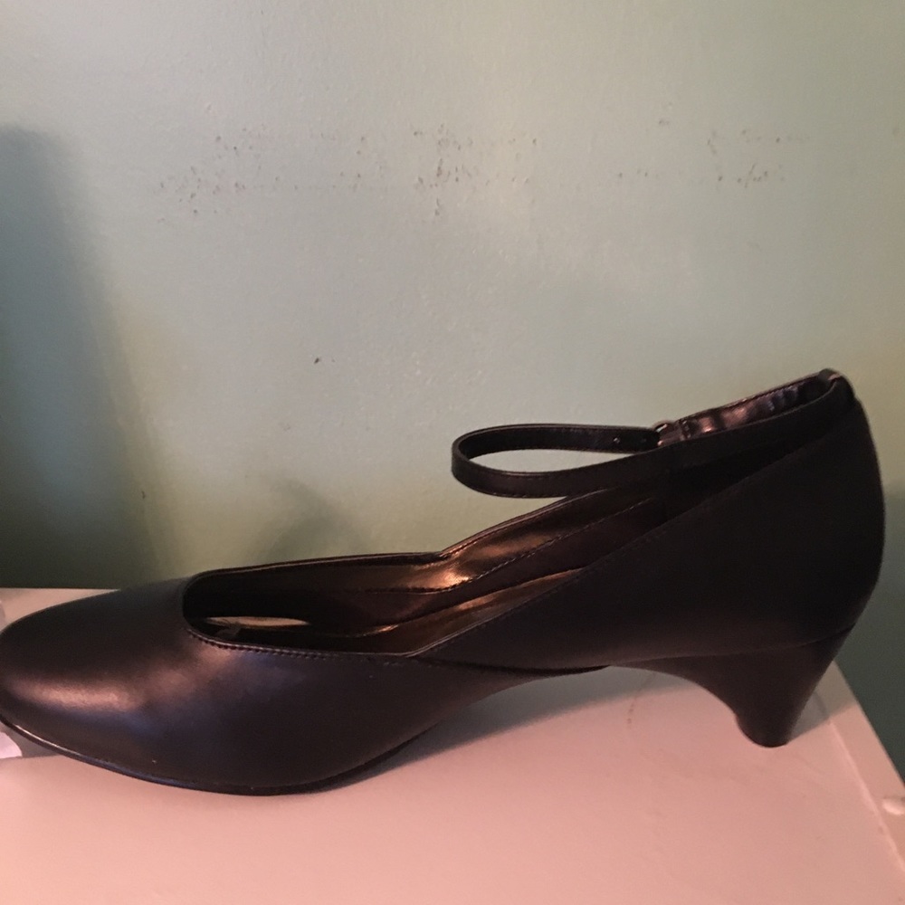 Mary-Jane type shoe. Great for the office.